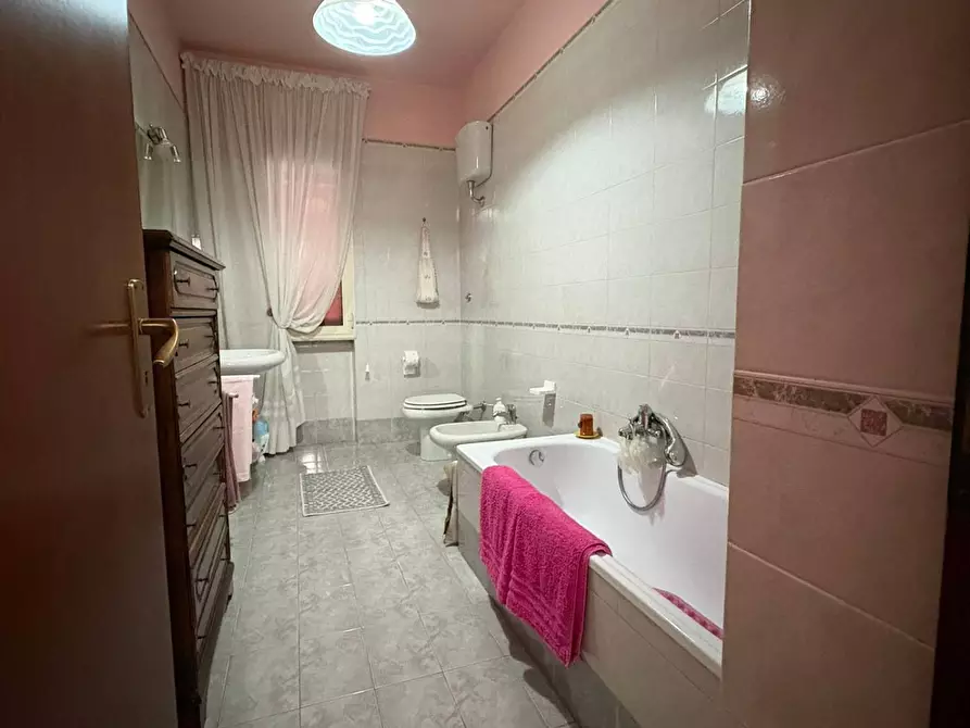 Immagine 12 di Appartamento in vendita  in Via Saviano a Nola