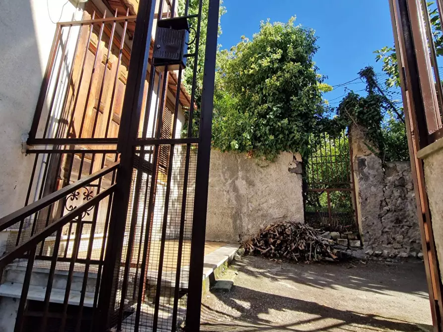 Immagine 1 di Casa semindipendente in vendita  in Via Principe Lancellotti 36 a Aiello Del Sabato