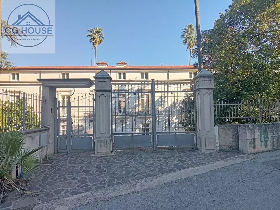 Immagine 17 di Villa in vendita  in Via Provinciale per Pignano a Lauro