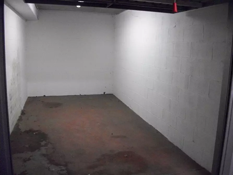 Immagine 20 di Box auto in vendita  in via palmiro togliatti a Roma