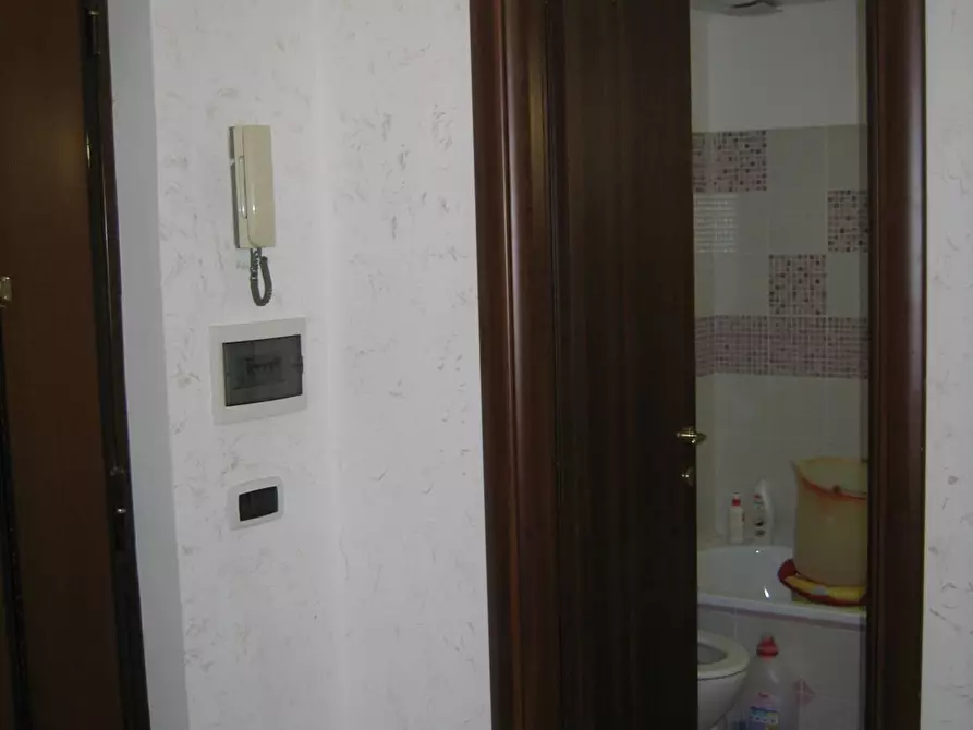 Immagine 11 di Appartamento in vendita  in via della moletta a Roma