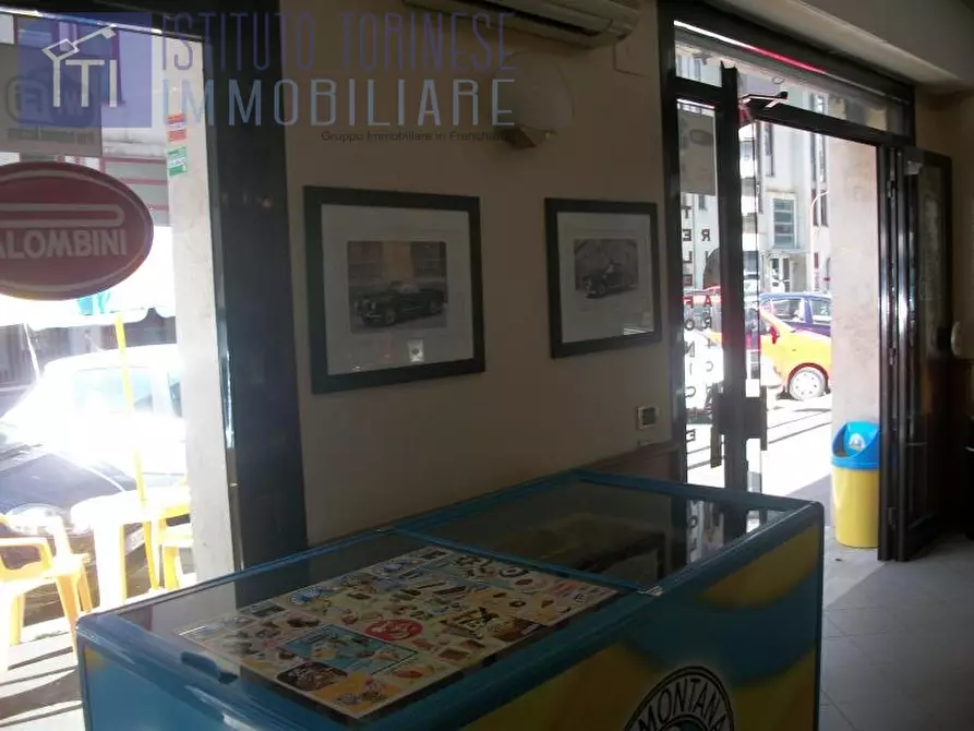 Immagine 4 di Negozio in vendita  in Via Carlo Citerni a Roma