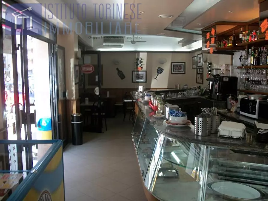 Immagine 10 di Negozio in vendita  in Via Carlo Citerni a Roma