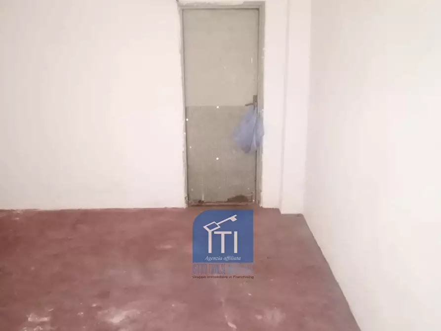 Immagine 7 di Magazzino in vendita  in viale c. t. odescalchi a Roma