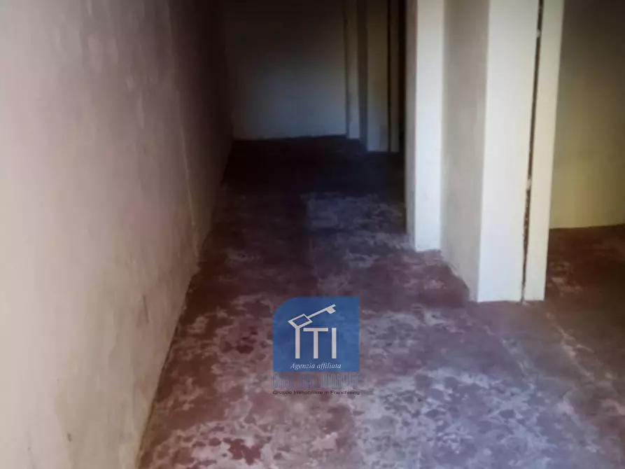 Immagine 9 di Magazzino in vendita  in viale c. t. odescalchi a Roma