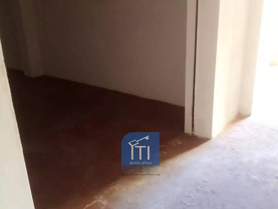 Immagine 21 di Magazzino in vendita  in viale c. t. odescalchi a Roma