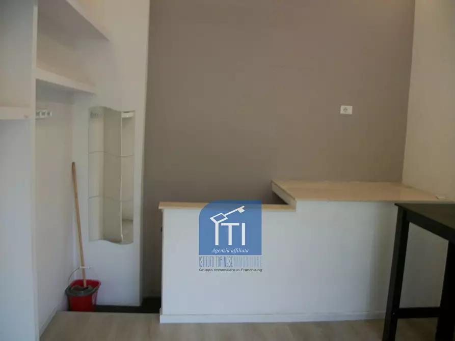 Immagine 4 di Negozio in affitto  in Via Capitan Bavastro a Roma