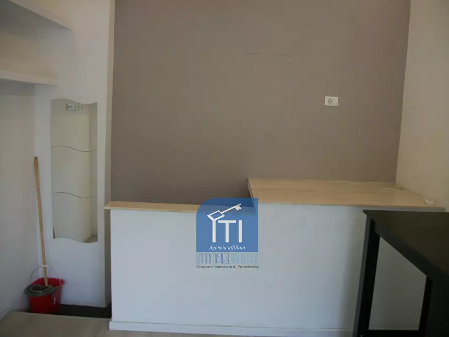 Immagine 5 di Negozio in affitto  in Via Capitan Bavastro a Roma