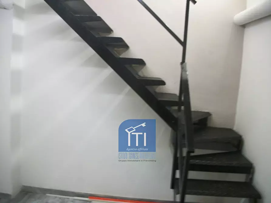 Immagine 11 di Negozio in affitto  in Via Capitan Bavastro a Roma