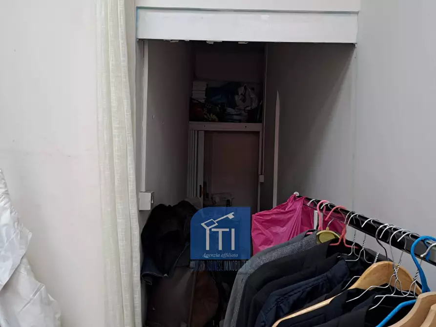 Immagine 29 di Attività commerciale in vendita  in Via Tuscolana a Roma