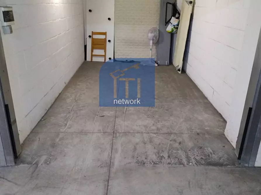 Immagine 19 di Box auto in vendita  in via fernando colombo a Roma