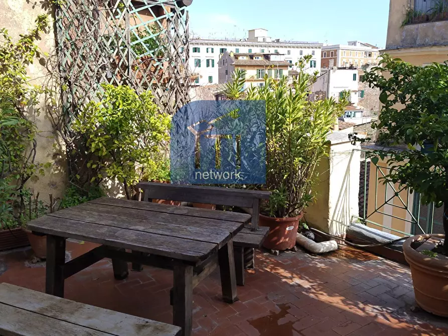 Immagine 1 di Attico in vendita  in Vicolo Del Cinque a Roma