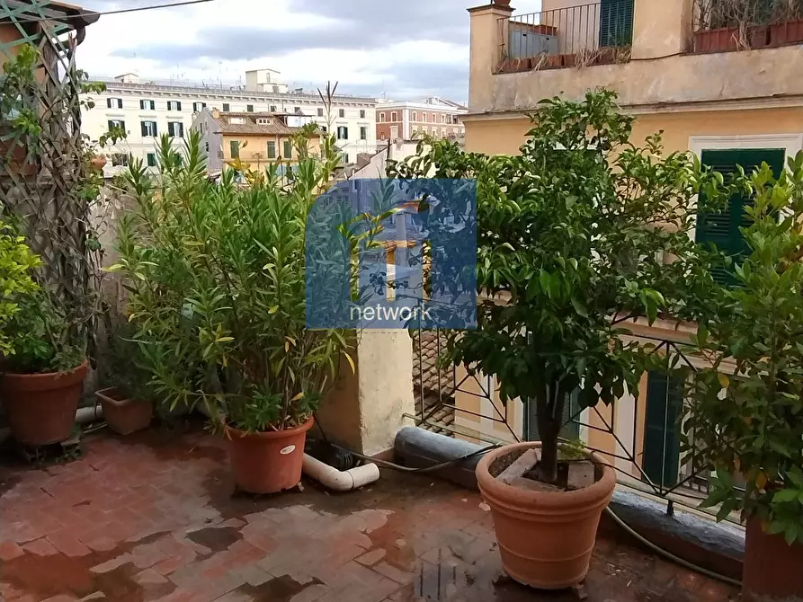 Immagine 10 di Attico in vendita  in Vicolo Del Cinque a Roma