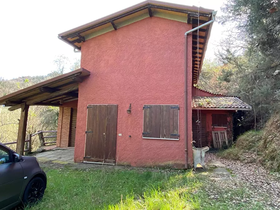 Immagine 1 di Villa in vendita  in via delle selvette 111 a Camaiore