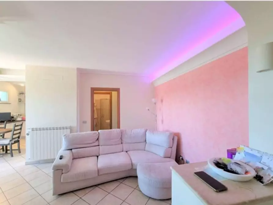 Immagine 1 di Appartamento in vendita  in via la marmora 55 a Viareggio
