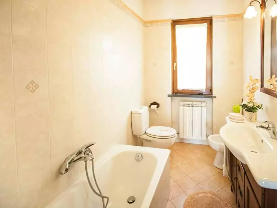 Immagine 5 di Villa in vendita  in via del molinaccio 100 a Massarosa