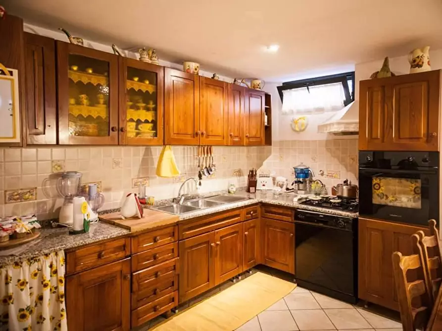 Immagine 6 di Villa in vendita  in via del molinaccio 100 a Massarosa