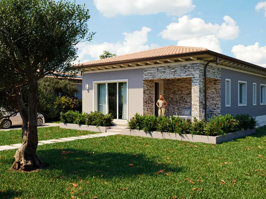 Immagine 1 di Villa in vendita  in via pisanica a Pietrasanta