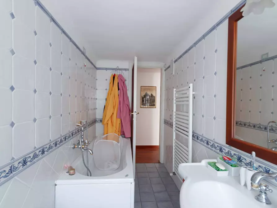 Immagine 12 di Villetta a schiera in vendita  in via fregoli 15 a Viareggio