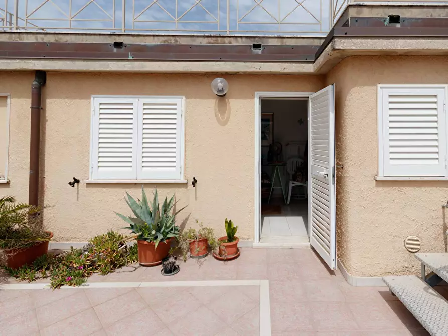 Immagine 2 di Villetta a schiera in vendita  in via fregoli 15 a Viareggio