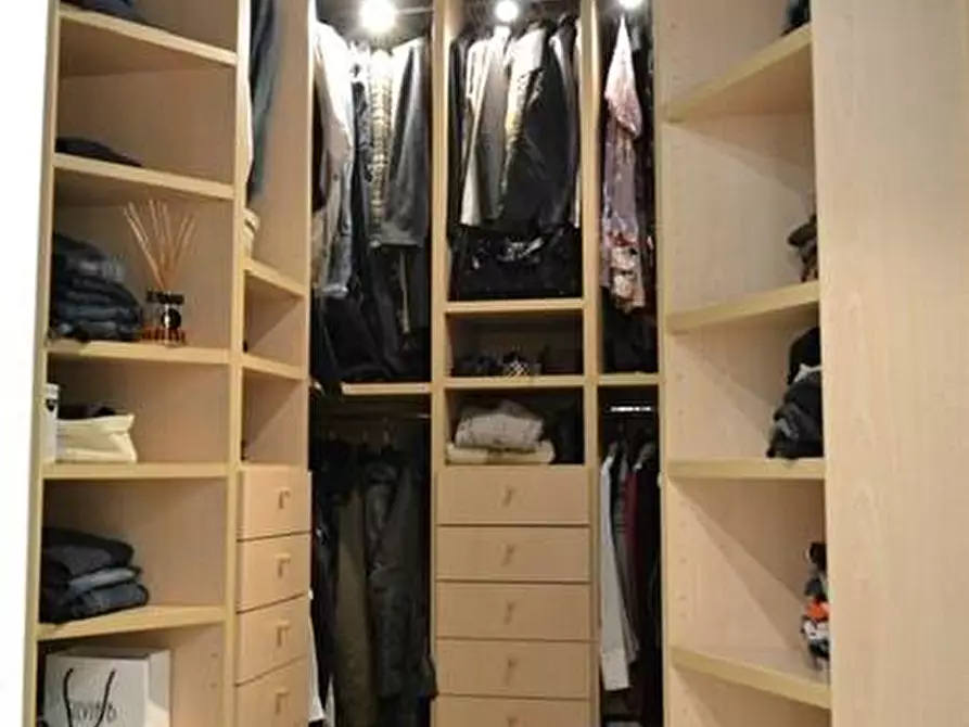 Immagine 4 di Appartamento in vendita  in via vittorio emanule 33 a Camaiore