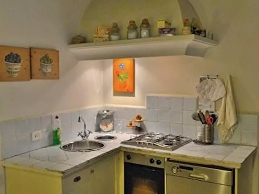 Immagine 5 di Appartamento in vendita  in via vittorio emanule 33 a Camaiore