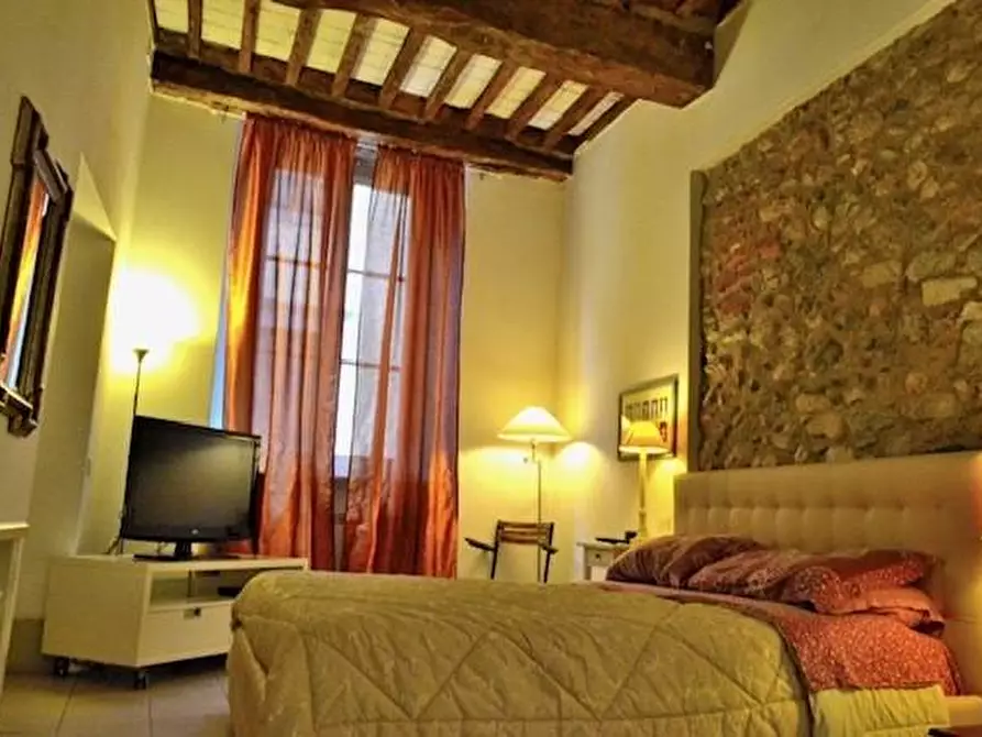 Immagine 7 di Appartamento in vendita  in via vittorio emanule 33 a Camaiore