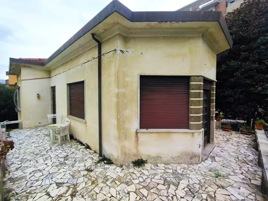 Immagine 4 di Villa in vendita  in via ugo foscolo 85 a Camaiore