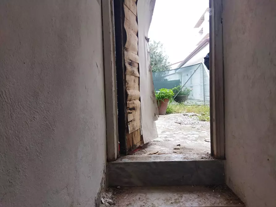 Immagine 18 di Villa in vendita  in via ugo foscolo 85 a Camaiore