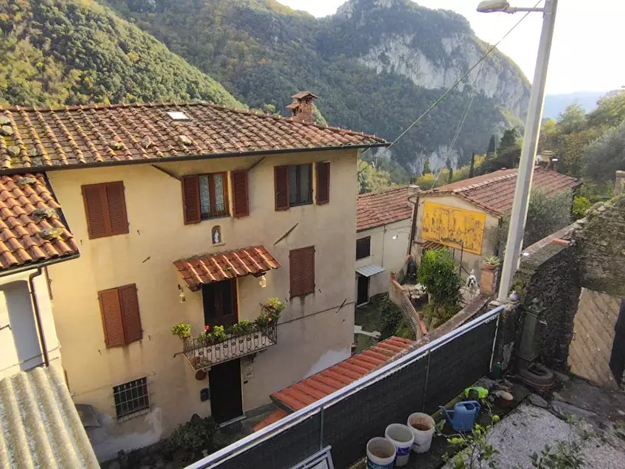 Immagine 8 di Casa indipendente in vendita  in via nuova 3111 a Camaiore