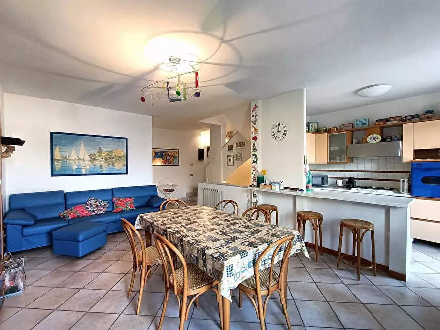 Immagine 1 di Appartamento in vendita  in via da palestrina 33 a Viareggio