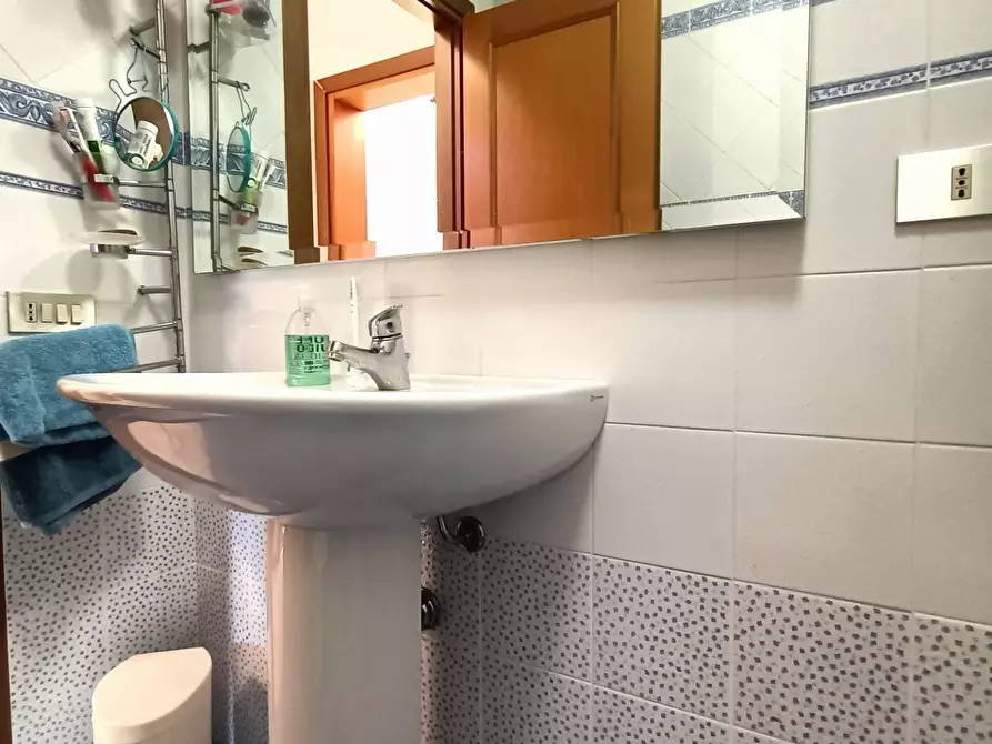 Immagine 24 di Appartamento in vendita  in via da palestrina 33 a Viareggio