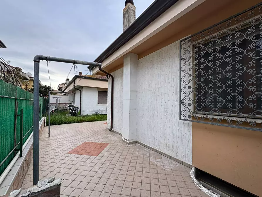 Immagine 4 di Villa in vendita  in via Marconi 350 a Viareggio