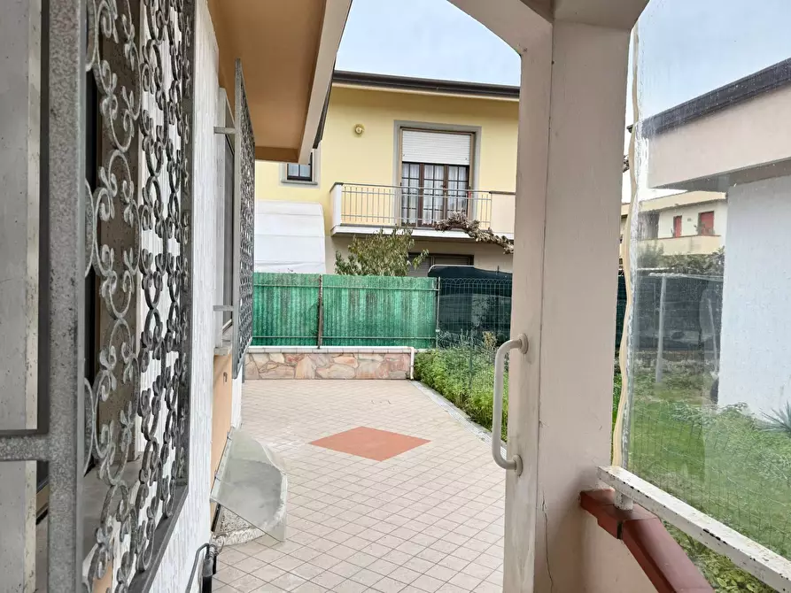 Immagine 5 di Villa in vendita  in via Marconi 350 a Viareggio