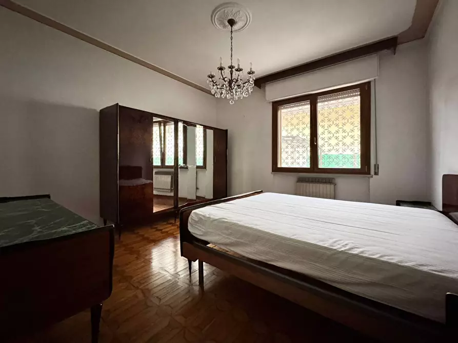 Immagine 14 di Villa in vendita  in via Marconi 350 a Viareggio