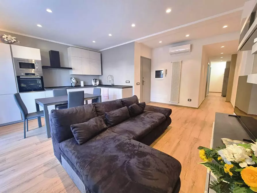 Immagine 4 di Appartamento in vendita  in via giulio cesare 33 a Viareggio