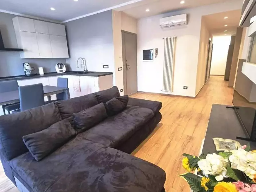 Immagine 5 di Appartamento in vendita  in via giulio cesare 33 a Viareggio