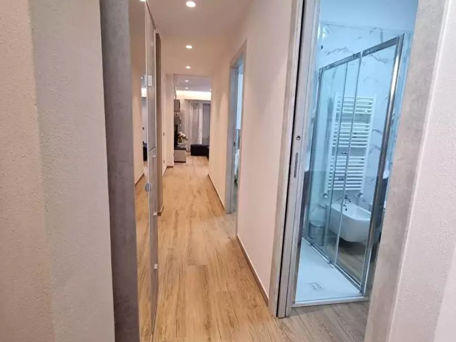 Immagine 6 di Appartamento in vendita  in via giulio cesare 33 a Viareggio