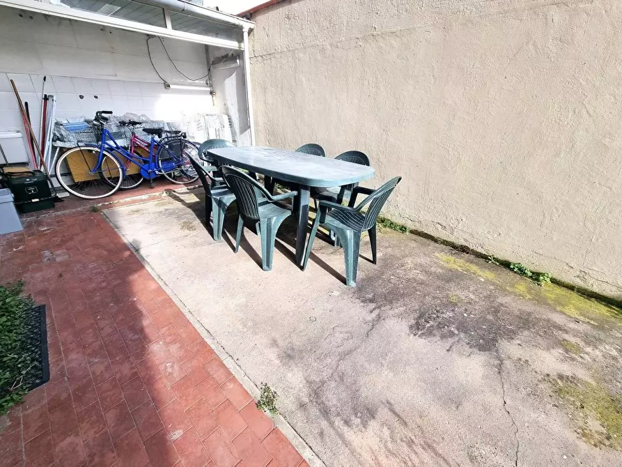 Immagine 3 di Appartamento in vendita  in via pisacane 95 a Viareggio