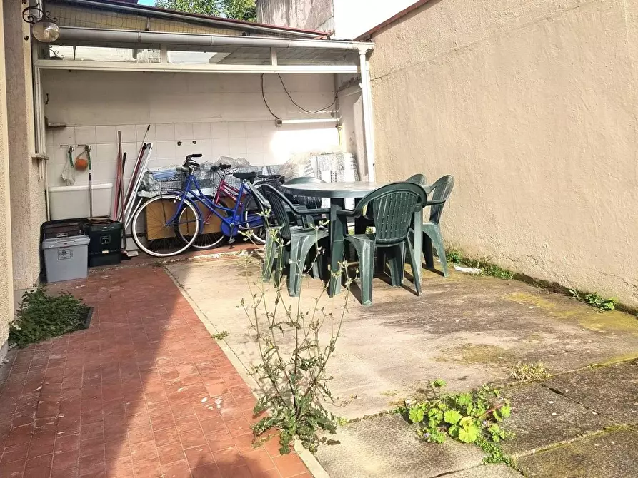 Immagine 5 di Appartamento in vendita  in via pisacane 95 a Viareggio