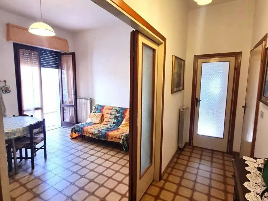 Immagine 11 di Appartamento in vendita  in via pisacane 95 a Viareggio