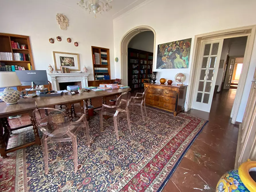 Immagine 4 di Appartamento in vendita  in viale carducci 28 a Viareggio