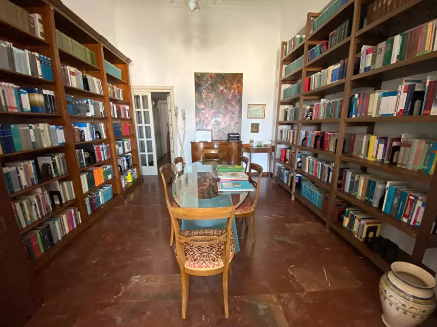 Immagine 10 di Appartamento in vendita  in viale carducci 28 a Viareggio