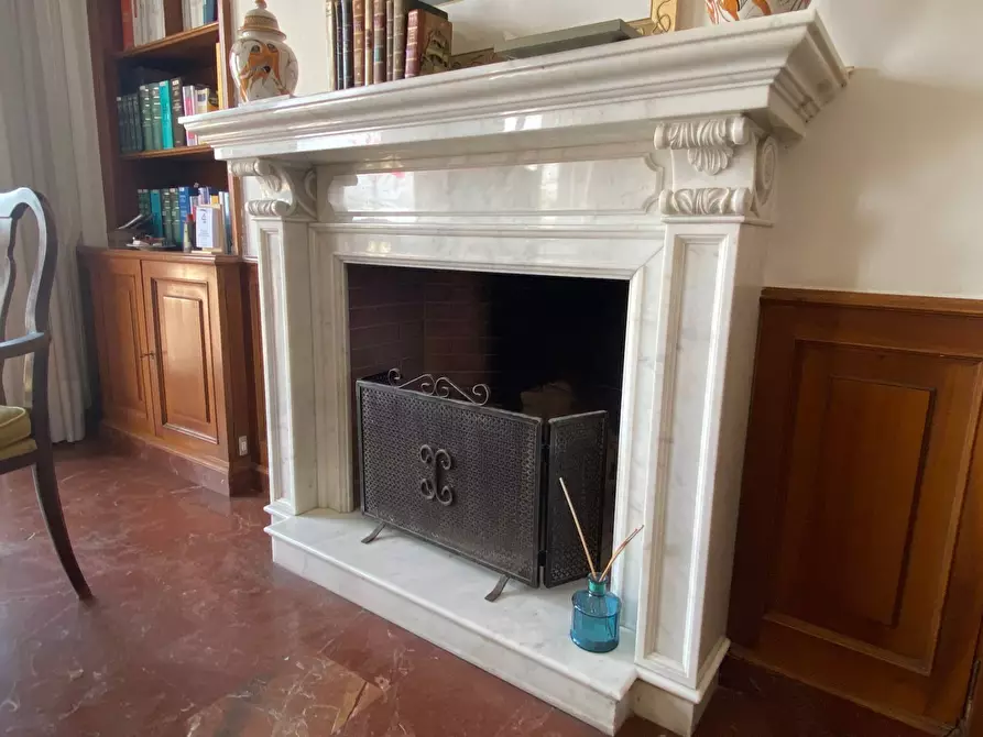 Immagine 15 di Appartamento in vendita  in viale carducci 28 a Viareggio