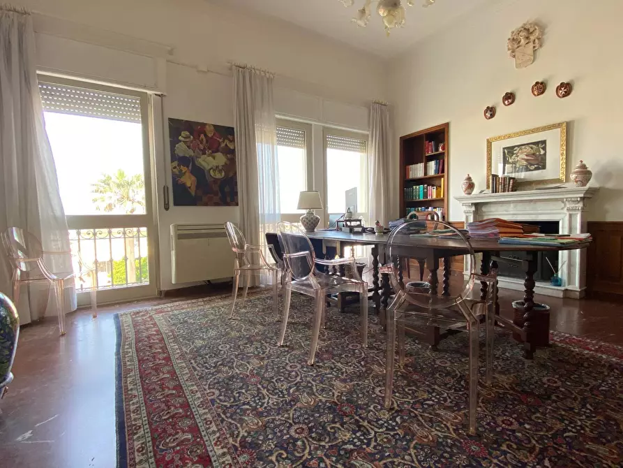 Immagine 17 di Appartamento in vendita  in viale carducci 28 a Viareggio