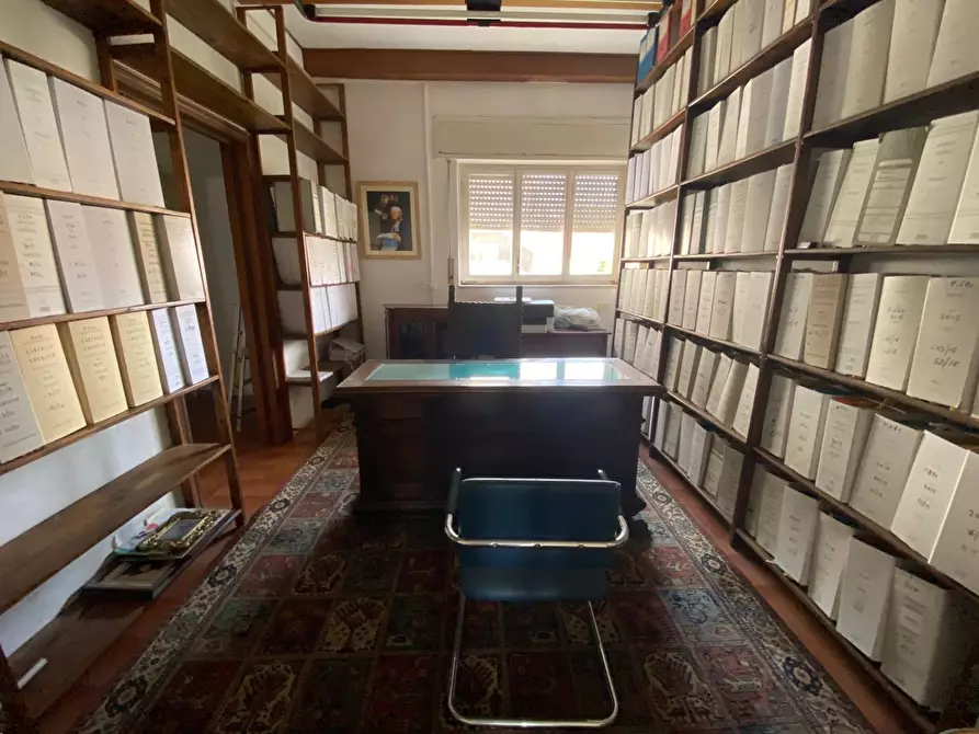 Immagine 21 di Appartamento in vendita  in viale carducci 28 a Viareggio