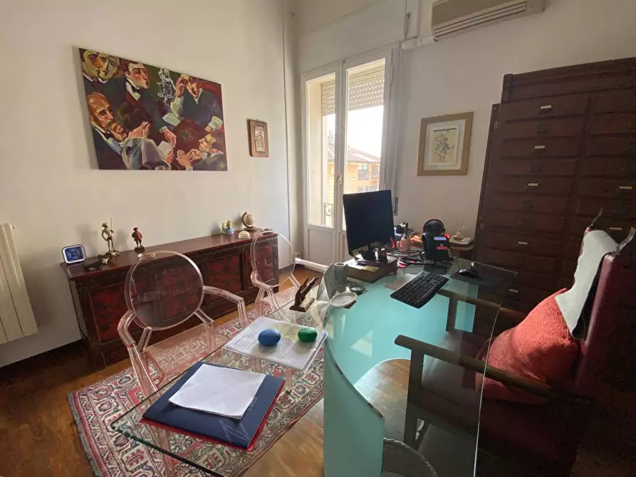 Immagine 23 di Appartamento in vendita  in viale carducci 28 a Viareggio