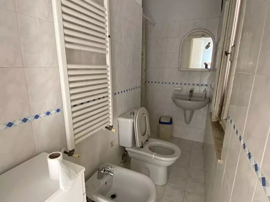 Immagine 31 di Appartamento in vendita  in viale carducci 28 a Viareggio