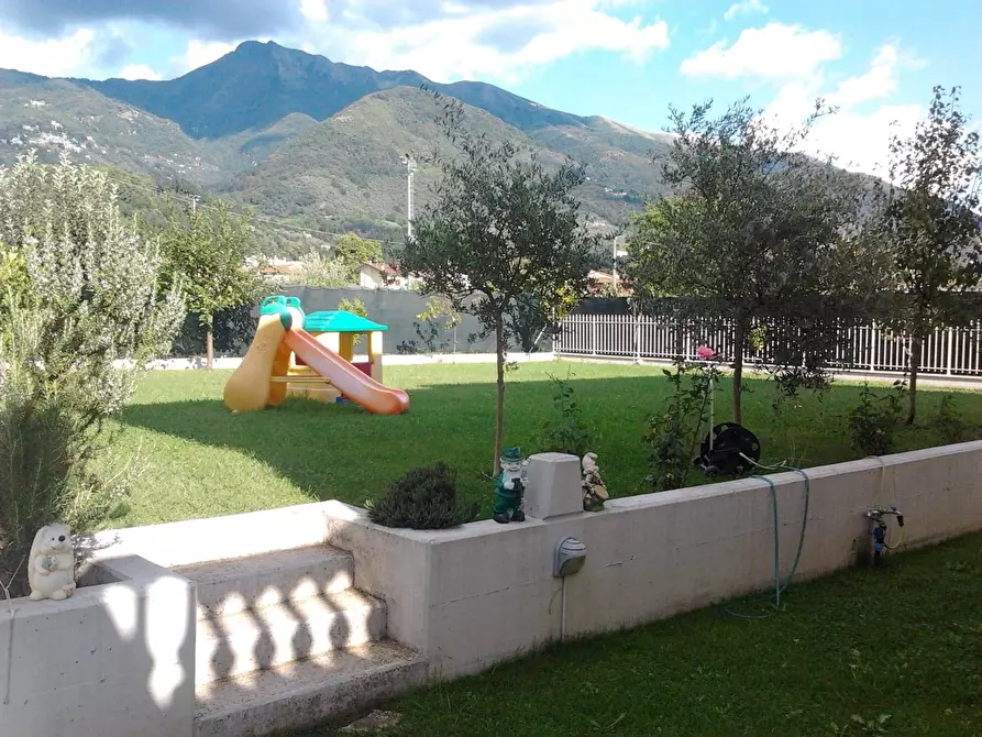 Immagine 2 di Villa in vendita  in via Fonda 65 a Camaiore