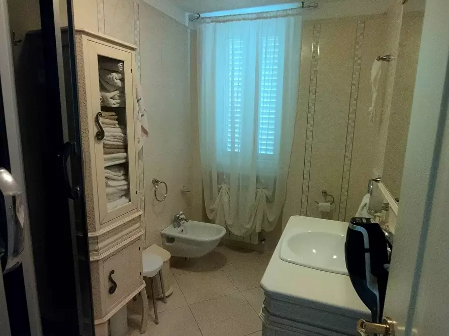 Immagine 22 di Villa in vendita  in via Fonda 65 a Camaiore